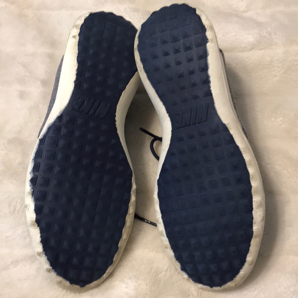 Nike’s - Picture 3 of 5